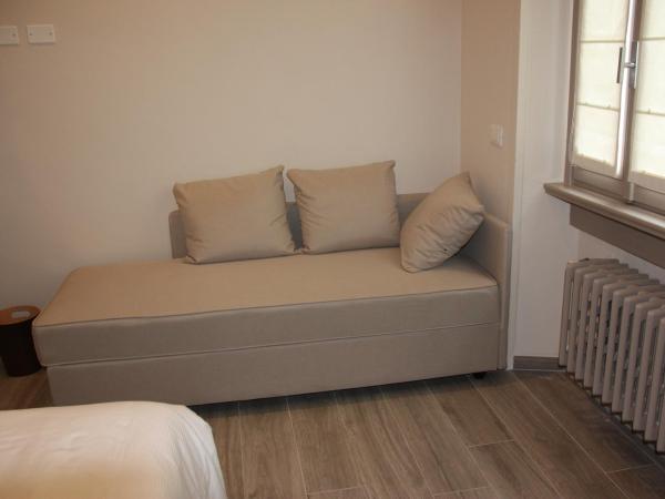 APP9 - rooms and apartments : photo 4 de la chambre chambre triple avec salle de bains