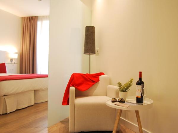 Hotel Pompaelo Plaza del Ayuntamiento & Spa : photo 6 de la chambre chambre double ou lits jumeaux - vue sur vieille ville