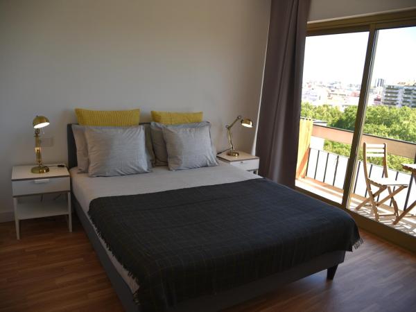 Republica83-Campo Pequeno Home : photo 9 de la chambre petite suite avec balcon