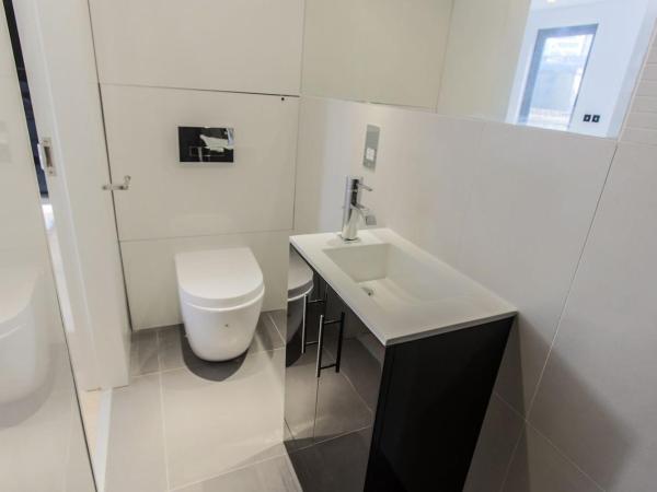 Room Home Stay : photo 1 de la chambre studio de luxe avec canapé-lit