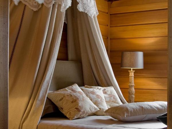 Château de Valmer : photo 5 de la chambre cabane dans les arbres familiale (2 adultes + 2 enfants)