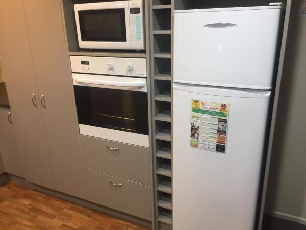 Fairway Motel & Apartments : photo 1 de la chambre appartement 2 chambres supérieur avec 1 salle de bains