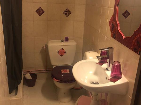 Hôtel restaurant le delta : photo 3 de la chambre chambre double avec salle de bains privative