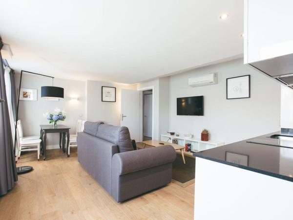 Legazpi Doce Rooms & Suites : photo 4 de la chambre appartement de grand standing avec terrasse