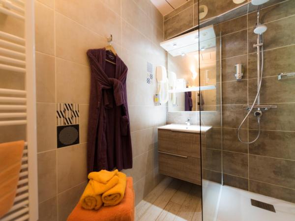 La Campagne St Lazare - Restaurant Chambres d'Hôtes Piscine & SPA : photo 5 de la chambre studio confort - côté piscine