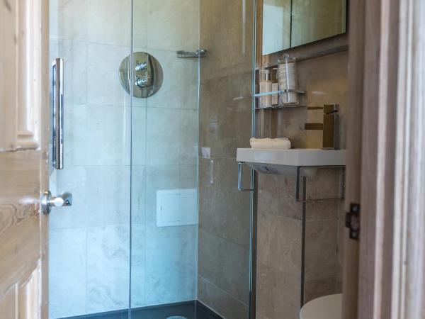 Hotel Una : photo 4 de la chambre kodori - chambre simple