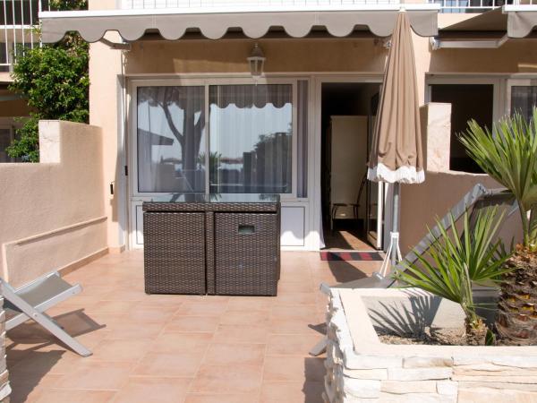 Hotel de la Plage : photo 1 de la chambre chambre quadruple avec accès à la plage