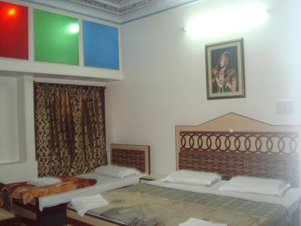 Hotel Kalyan : photo 7 de la chambre chambre triple standard avec ventilateur 