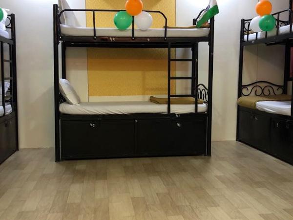 Bandra Dormitory : photo 3 de la chambre lit simple dans dortoir pour hommes avec salle de bains commune