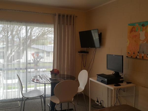 Six On Union Motel : photo 10 de la chambre studio