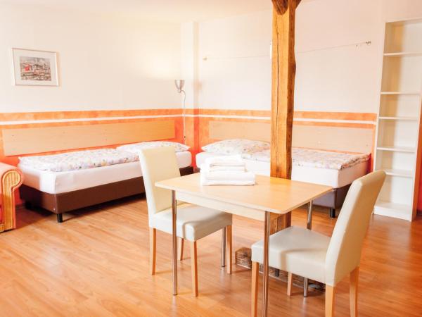 Pension Klingenstr. 23 : photo 7 de la chambre chambre lits jumeaux