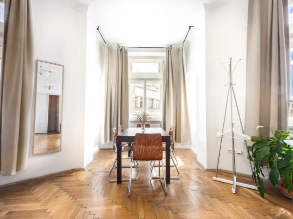 Jacob Brno : photo 5 de la chambre chambre familiale avec salle de bains commune