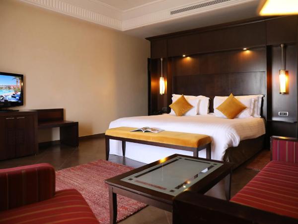 Kenzi Menara Palace & Resort : photo 1 de la chambre chambre double deluxe - vue sur piscine