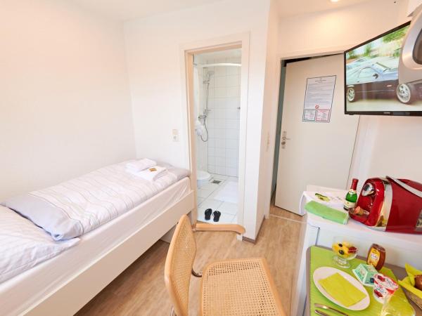 Aparthotel Marion Weber : photo 5 de la chambre petite chambre simple avec salle de bains