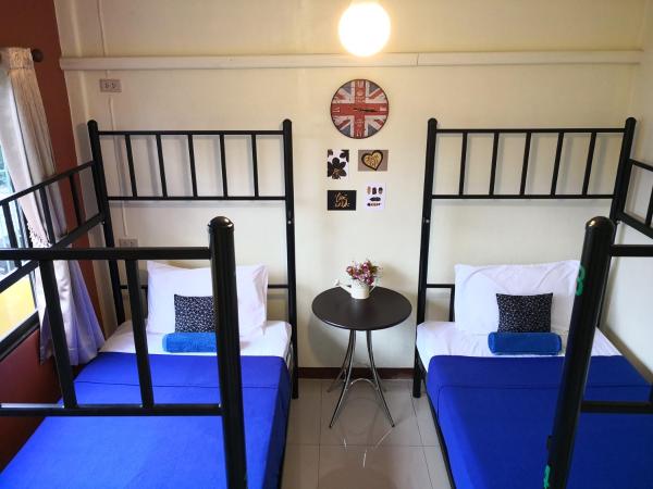 Chan Cha La 99 Hostel : photo 5 de la chambre chambre lits jumeaux standard avec salle de bains commune