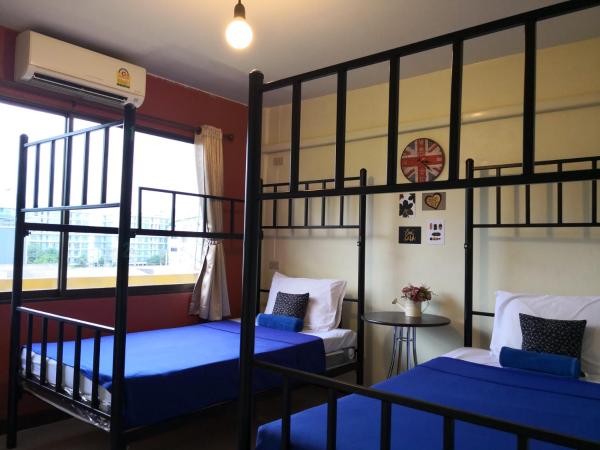 Chan Cha La 99 Hostel : photo 6 de la chambre chambre lits jumeaux standard avec salle de bains commune
