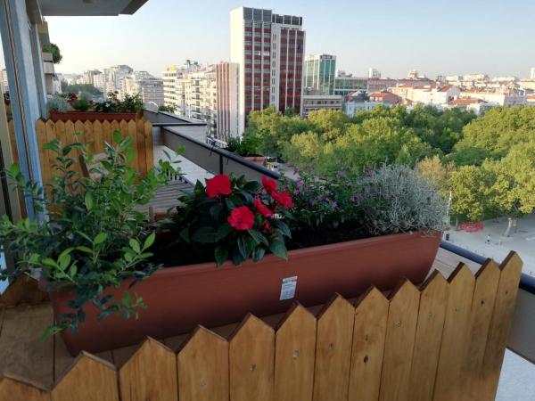 Republica83-Campo Pequeno Home : photo 7 de la chambre suite familiale avec balcon