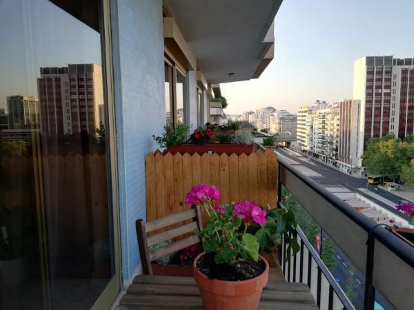 Republica83-Campo Pequeno Home : photo 6 de la chambre suite familiale avec balcon