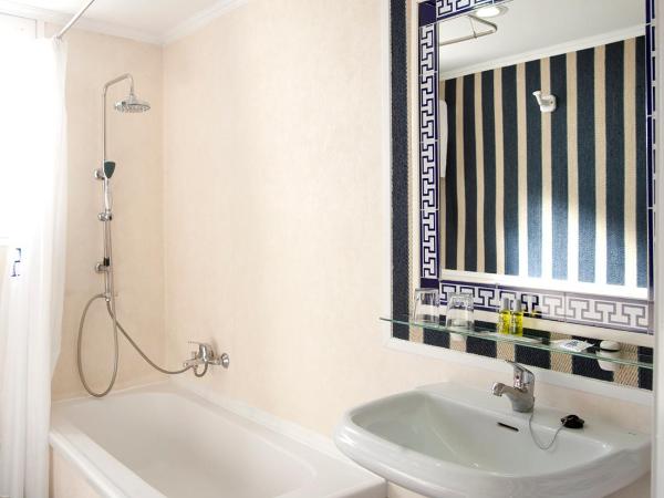 HRC Hotel : photo 4 de la chambre chambre lits jumeaux