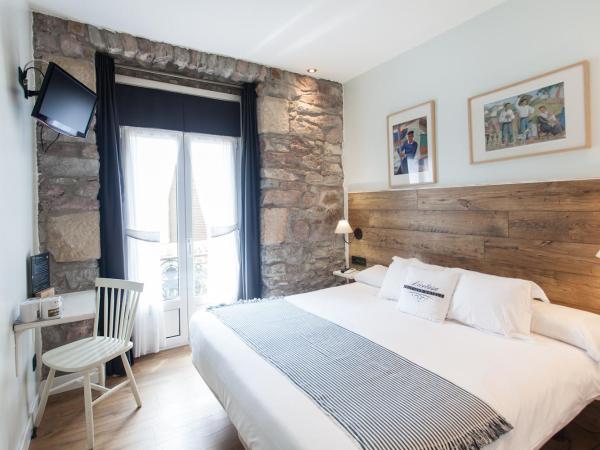 Aldamar : photo 1 de la chambre chambre double ou lits jumeaux avec balcon