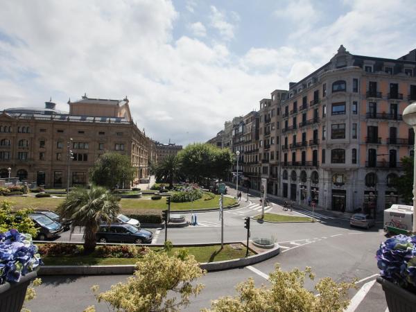 Aldamar : photo 7 de la chambre chambre double avec lit d'appoint