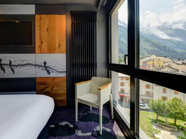 Alpina Eclectic Hotel : photo 6 de la chambre suite with balcony - mont-blanc range view
