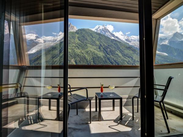 Alpina Eclectic Hotel : photo 1 de la chambre superior room with balcony - mont-blanc range view