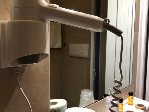 Hotel Brenta Milano : photo 4 de la chambre chambre lits jumeaux