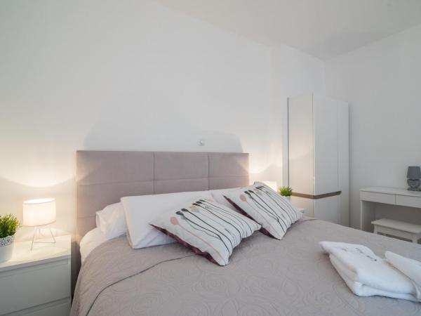 Leona Deluxe Apartments : photo 6 de la chambre appartement