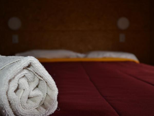 Moving Hostel Travel Bar : photo 1 de la chambre chambre double standard