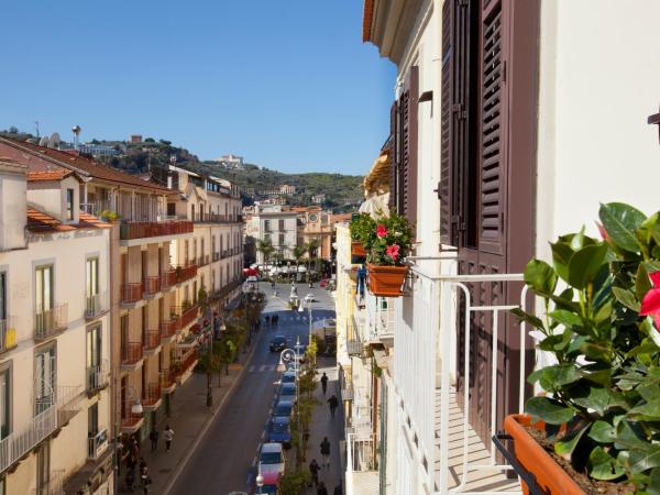 Sorrento Flats : photo 7 de la chambre chambre double supérieure dans le bâtiment séparé