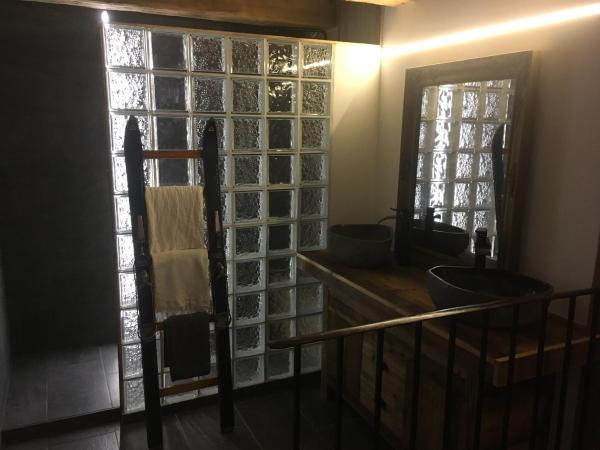 Chambres d'hotes Deluxe Jacuzzi Mas de l'Etoile : photo 2 de la chambre chambre double deluxe