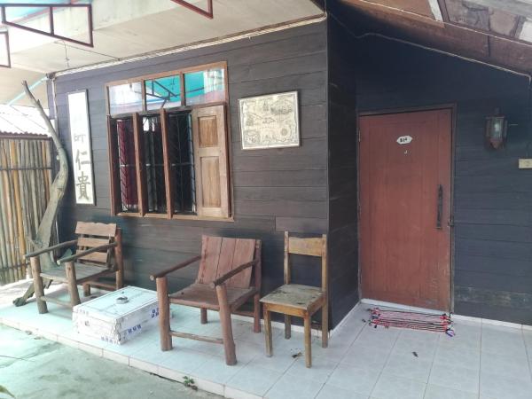 Chian Guesthouse : photo 4 de la chambre bungalow familial avec climatisation