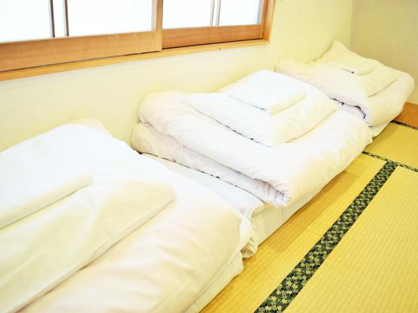 Hiroshima Hostel EN : photo 3 de la chambre chambre familiale