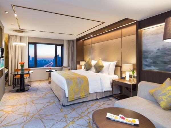 Golden Tulip Shanghai Hongqiao - A Louvre Hotel : photo 3 de la chambre chambre lit king-size exécutive