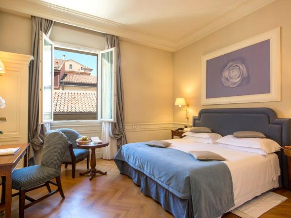 Hotel Corona d'Oro : photo 4 de la chambre chambre double deluxe