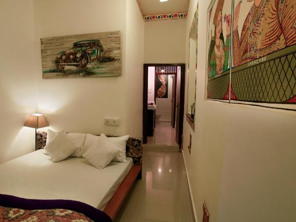 Jewel Palace Haweli : photo 2 de la chambre chambre double avec télévision