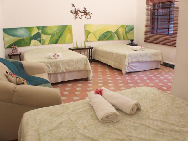 Casa Madero Rooms : photo 3 de la chambre chambre familiale avec salle de bains privative