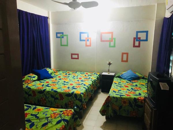 Hotel El Kiosco : photo 5 de la chambre studio familial