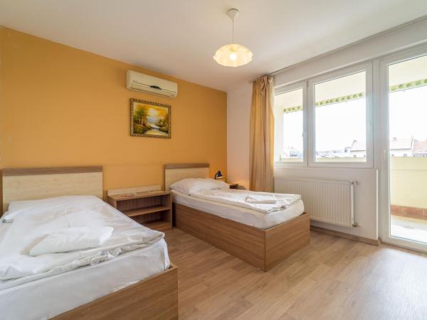 Silver Hotel Budapest City Center : photo 3 de la chambre chambre double ou lits jumeaux avec balcon