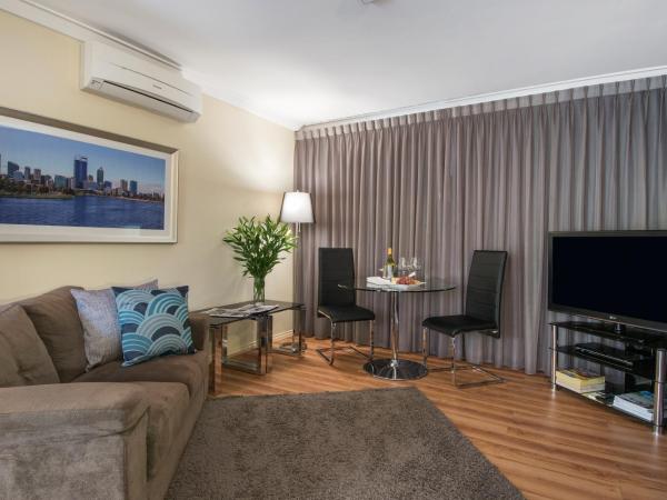 The Peninsula Riverside Serviced Apartments : photo 1 de la chambre one-bedroom esplanade suite with river view