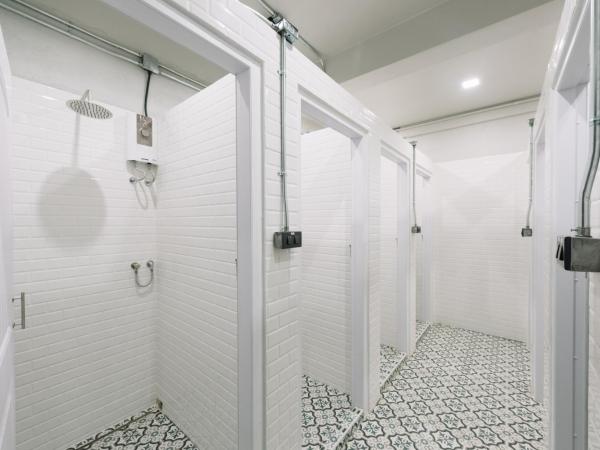 Bed & Bike Hostel : photo 4 de la chambre lit dans dortoir mixte de 8 lits