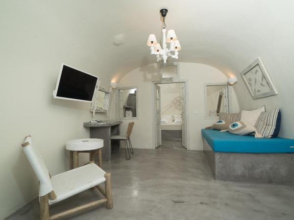 Kaleidoscope Cave Houses : photo 4 de la chambre maison troglodyte 1 chambre avec bain à remous extérieur - vue sur caldeira