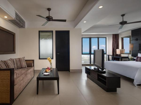 Ramada Plaza by Wyndham Sanya Bay : photo 2 de la chambre suite familiale - vue sur océan