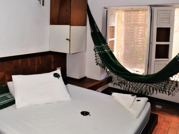 Laranjeiras Hostel : photo 2 de la chambre chambre double avec salle de bains privative