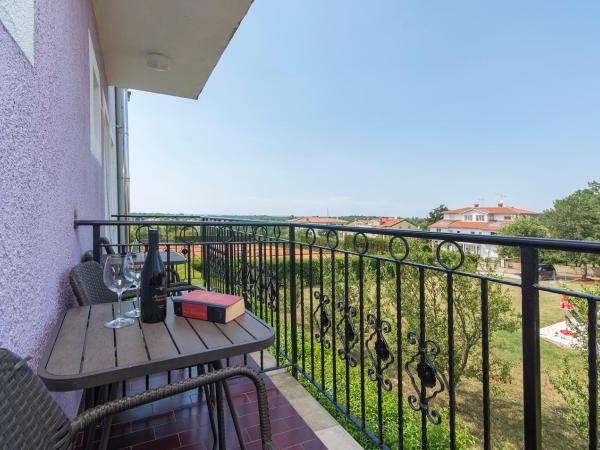 Villa Gloria : photo 3 de la chambre chambre triple