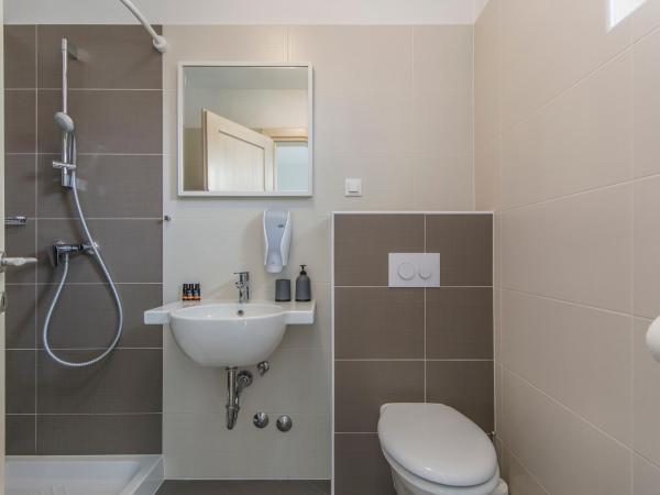 Villa Gloria : photo 4 de la chambre chambre triple