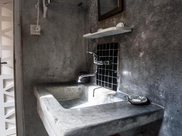 Riad Dar Latigeo : photo 3 de la chambre chambre double les mouettes