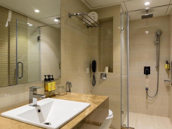 Lemon Tree Premier “The Atrium” Ahmedabad : photo 5 de la chambre business room with free one-way airport transfer