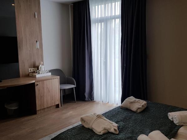 Hotel Zena Beauty & Shopping Center : photo 5 de la chambre chambre double deluxe avec balcon